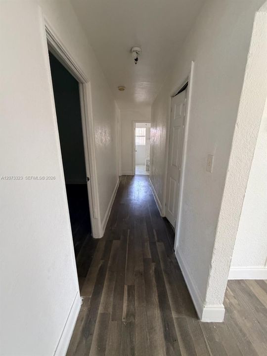 For Rent: $3,000 (3 beds, 1 baths, 1965 Square Feet)