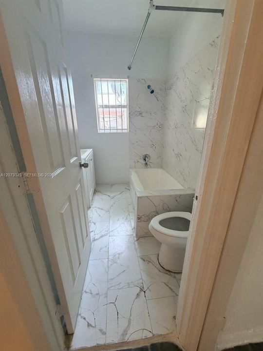 For Rent: $3,000 (3 beds, 1 baths, 1965 Square Feet)