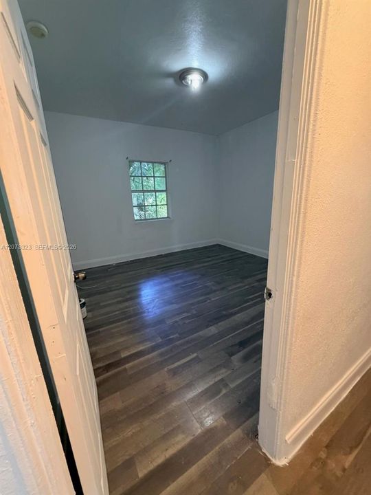For Rent: $3,000 (3 beds, 1 baths, 1965 Square Feet)