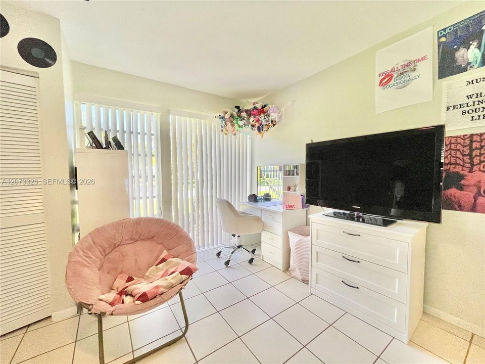 2nd Bedroom