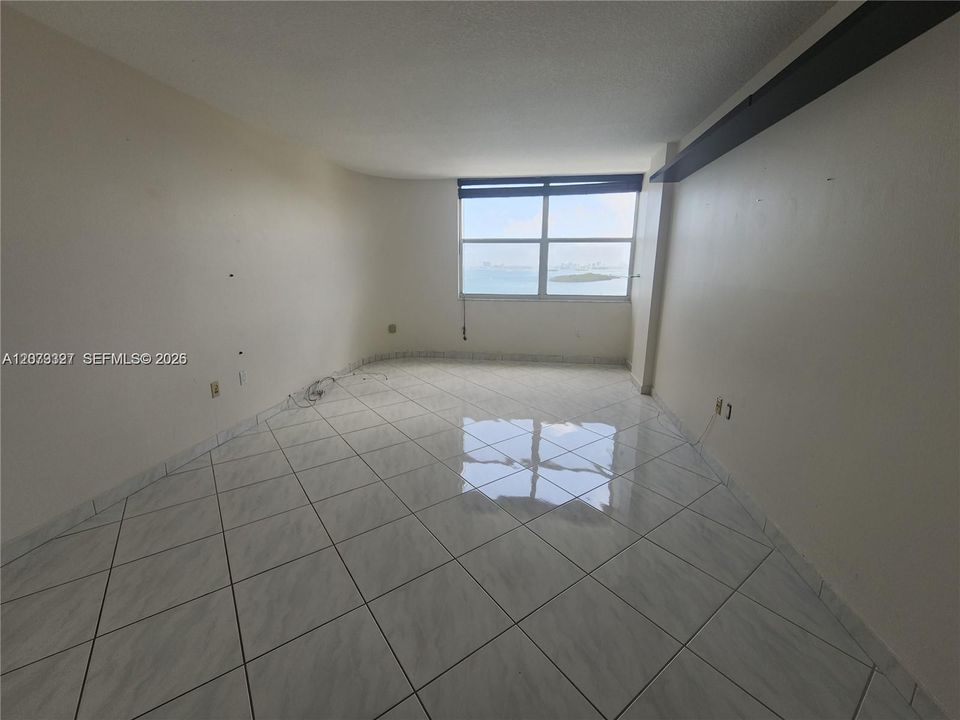 En Venta: $425,000 (1 camas, 2 baños, 1124 Pies cuadrados)