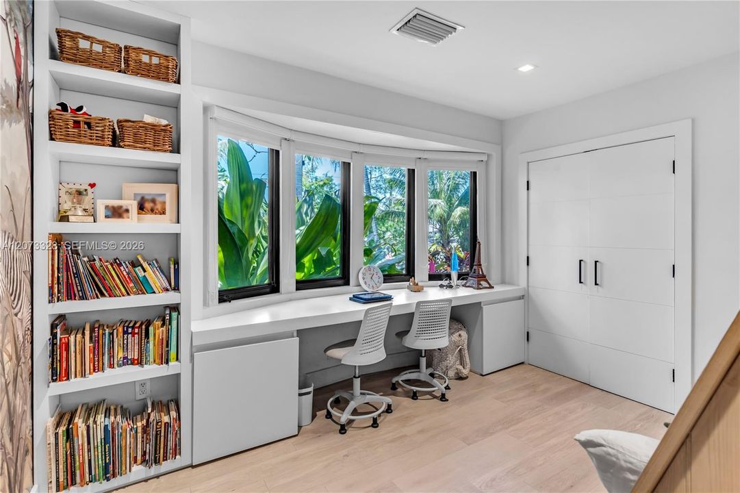 For Sale: $3,300,000 (4 beds, 2 baths, 2550 Square Feet)