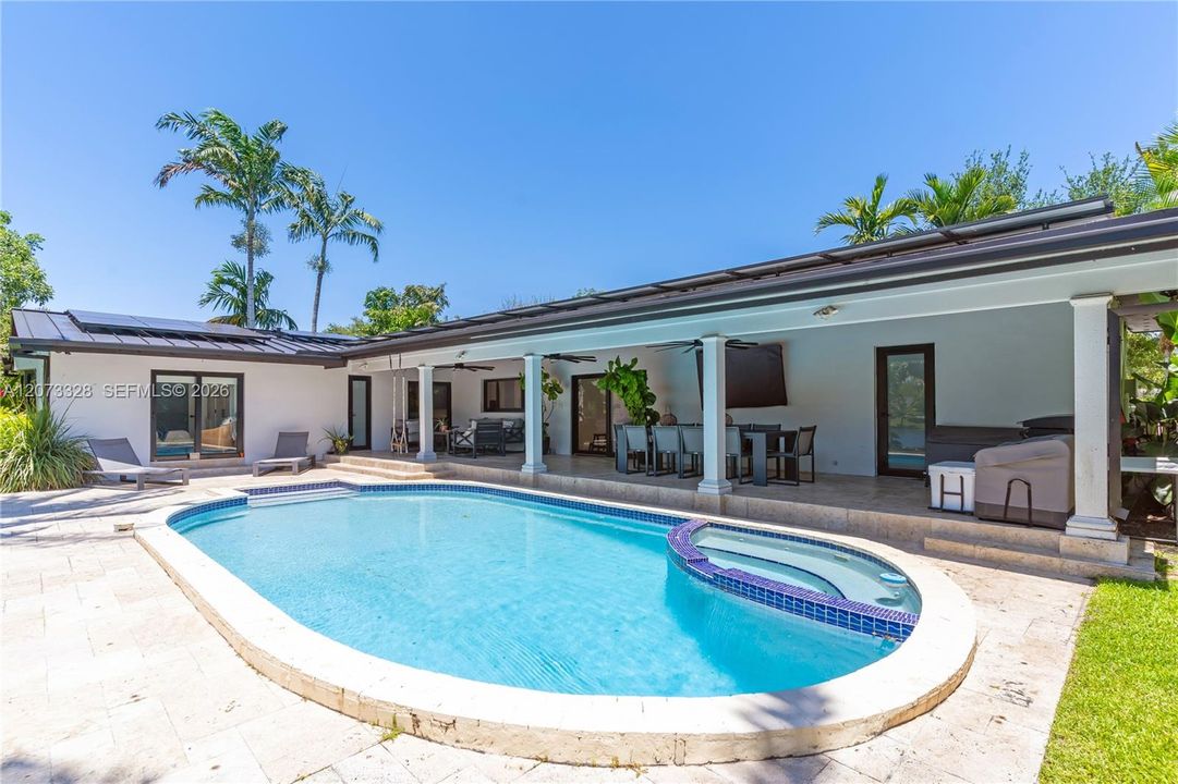 For Sale: $3,300,000 (4 beds, 2 baths, 2550 Square Feet)