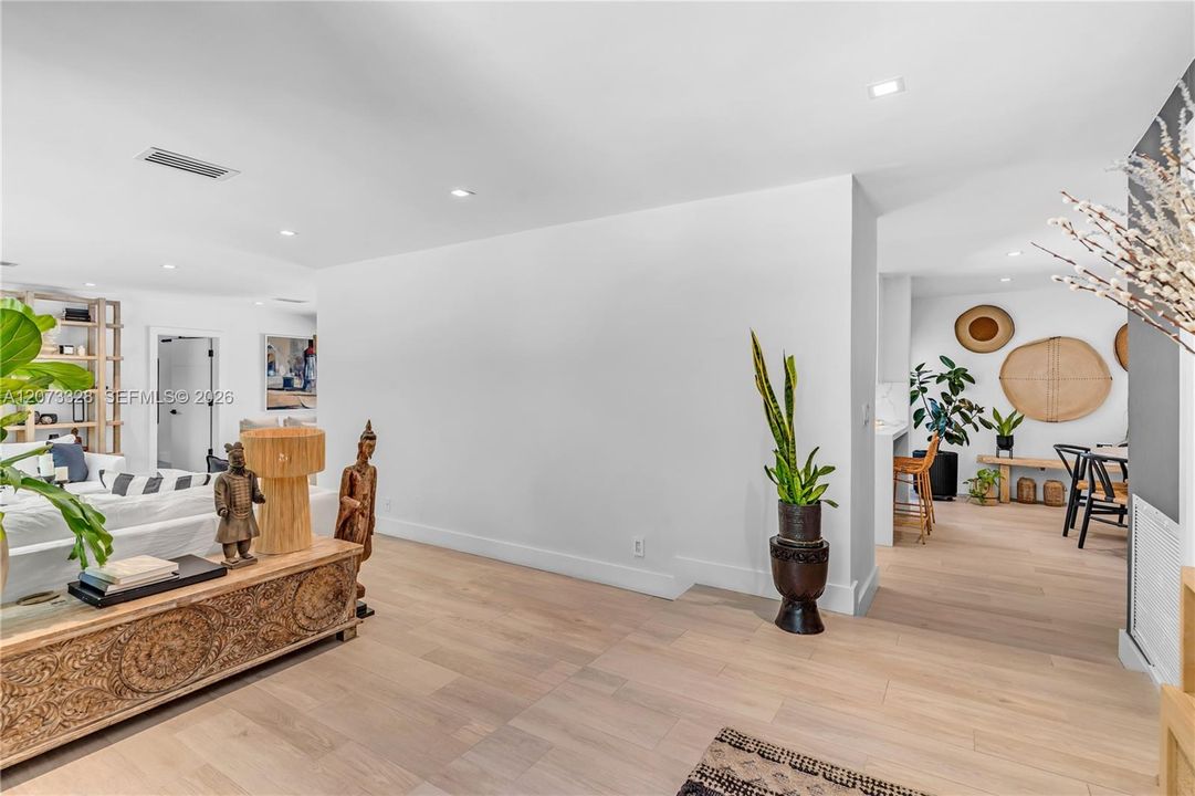 For Sale: $3,300,000 (4 beds, 2 baths, 2550 Square Feet)