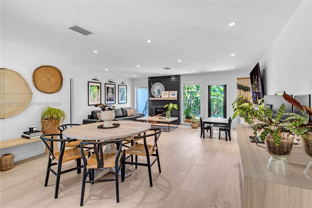 For Sale: $3,300,000 (4 beds, 2 baths, 2550 Square Feet)