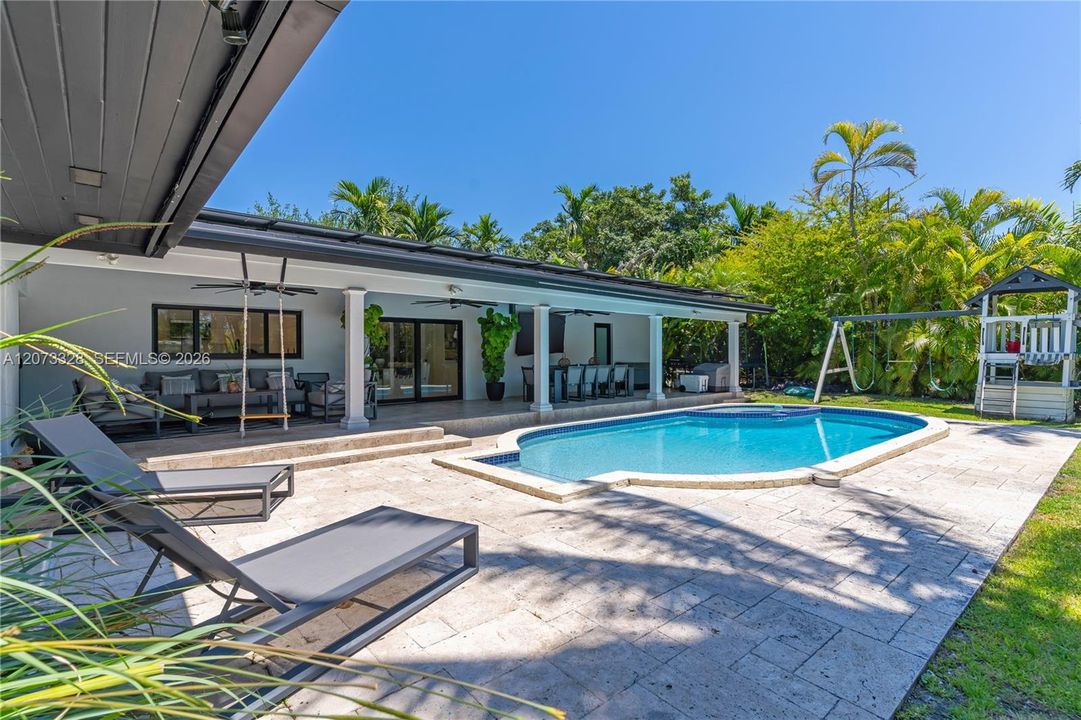 For Sale: $3,300,000 (4 beds, 2 baths, 2550 Square Feet)