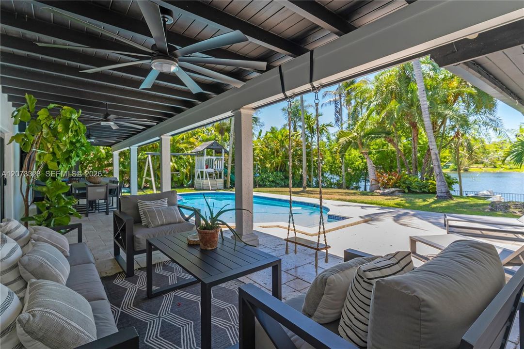 For Sale: $3,300,000 (4 beds, 2 baths, 2550 Square Feet)