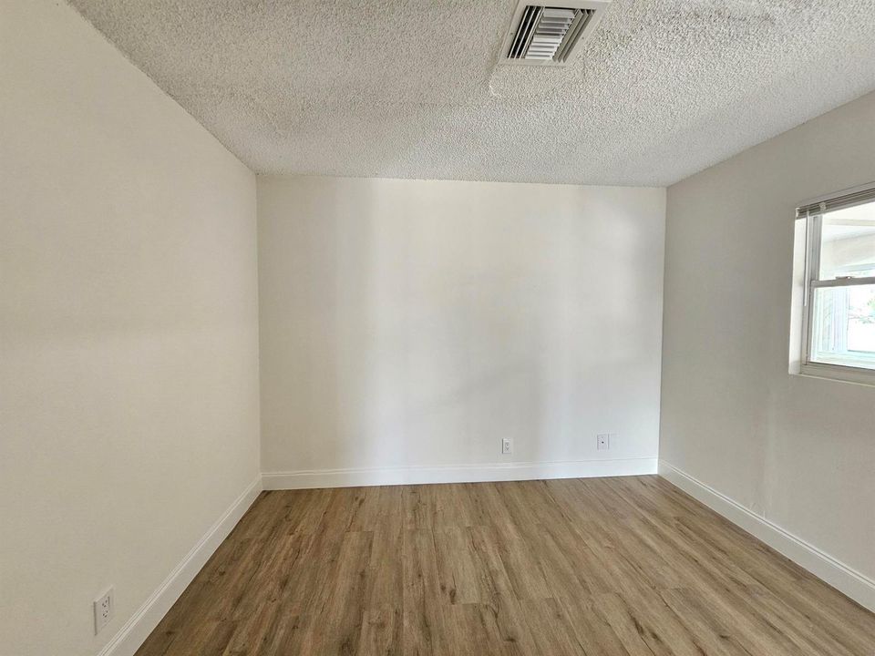 Bedroom 3 (2)