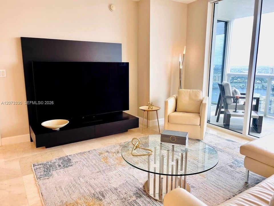 For Rent: $6,500 (3 beds, 3 baths, 1571 Square Feet)