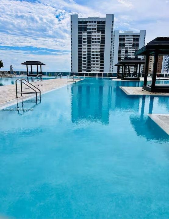 For Rent: $6,500 (3 beds, 3 baths, 1571 Square Feet)