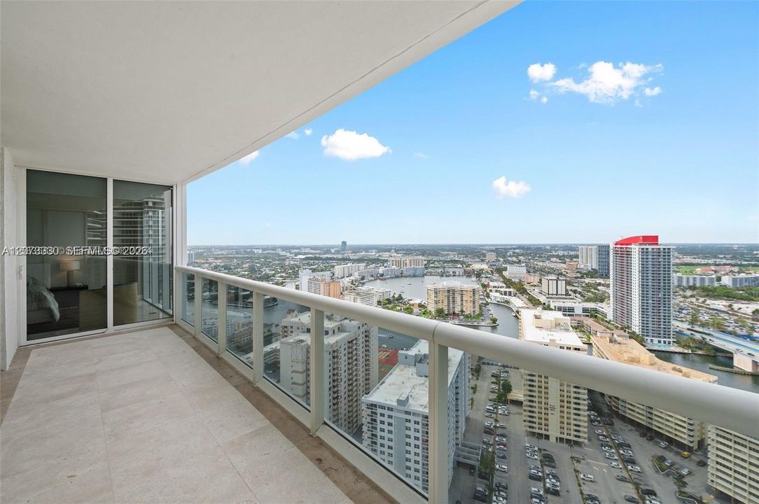 For Rent: $6,500 (3 beds, 3 baths, 1571 Square Feet)