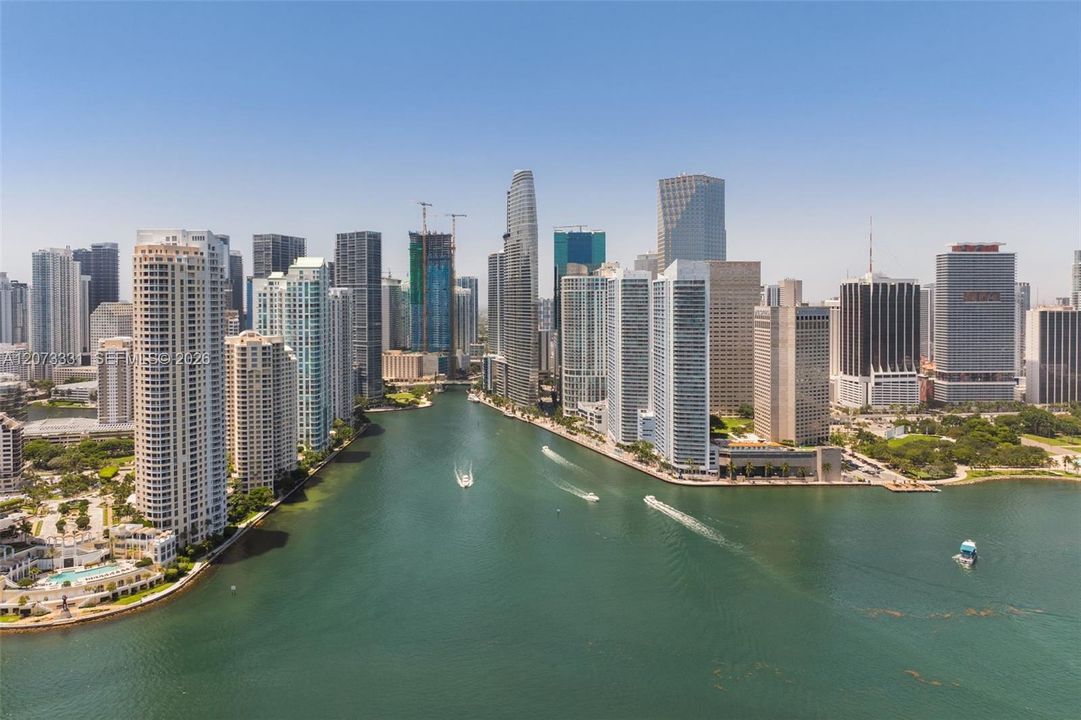 For Sale: $685,000 (2 beds, 2 baths, 1227 Square Feet)
