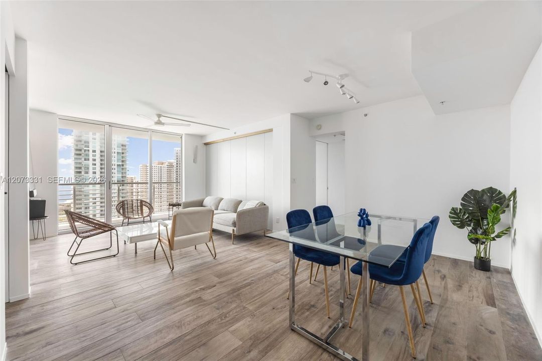 For Sale: $685,000 (2 beds, 2 baths, 1227 Square Feet)