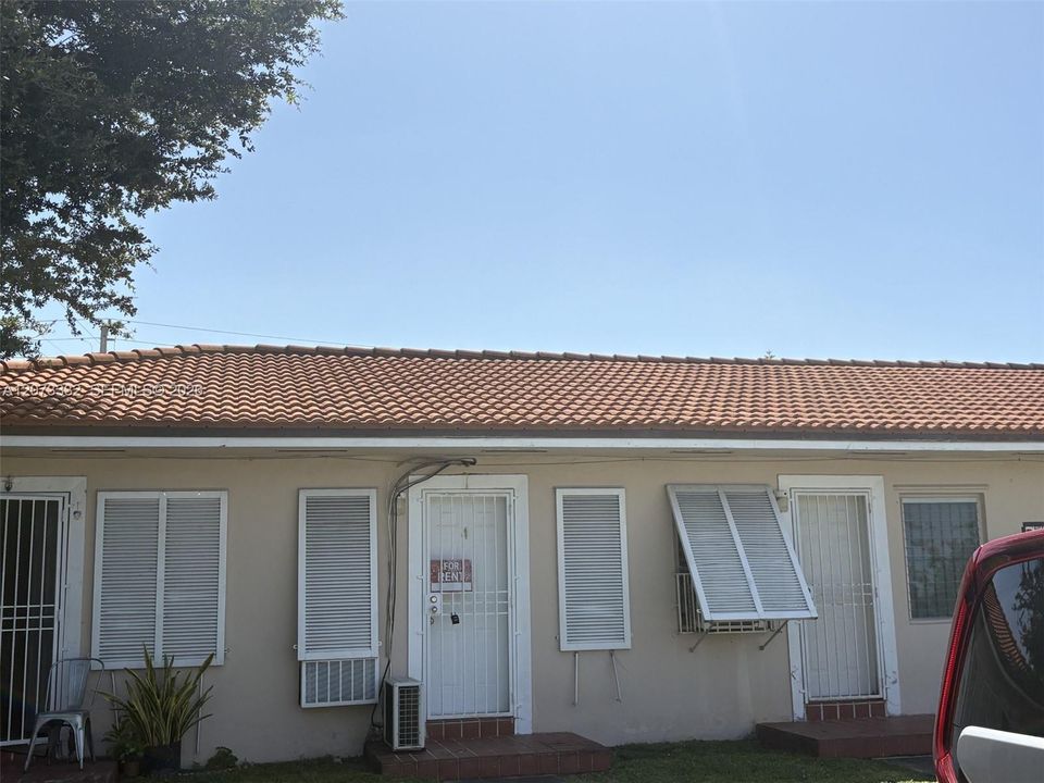 For Rent: $1,200 (0 beds, 1 baths, 500 Square Feet)