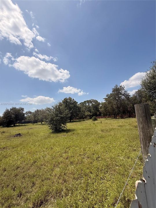На продажу: $55,000 (1.25 acres)