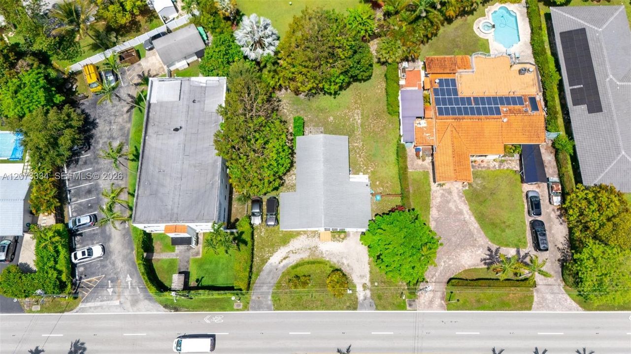 На продажу: $900,000 (2 спален, 2 ванн, 1245 Квадратных фут)