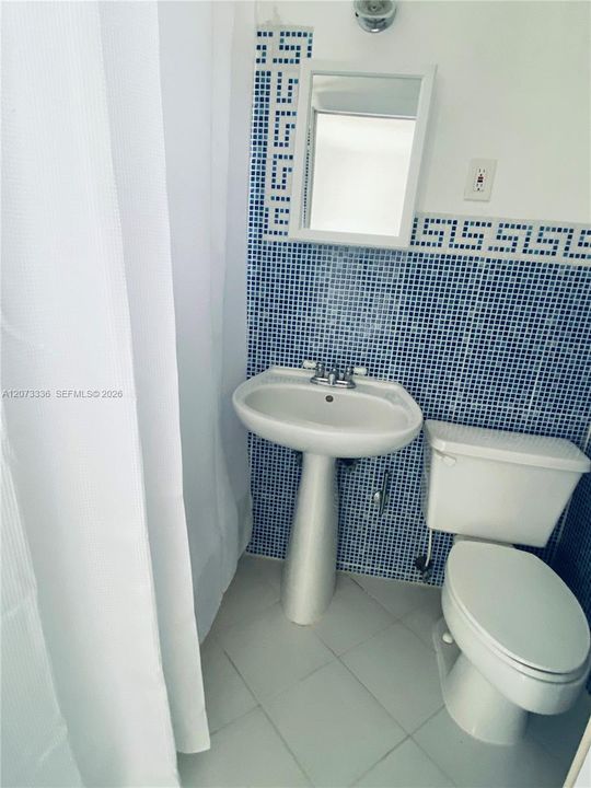 For Rent: $2,000 (1 beds, 1 baths, 420 Square Feet)