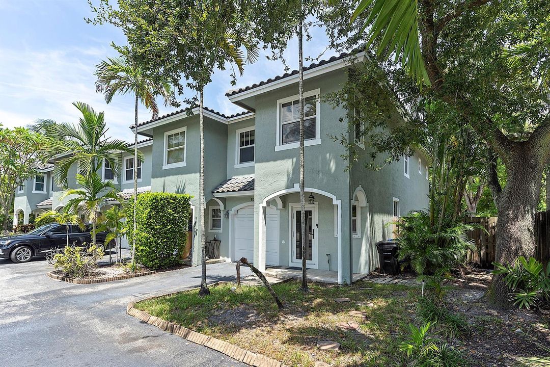 808 SW 4th Ave - - 273