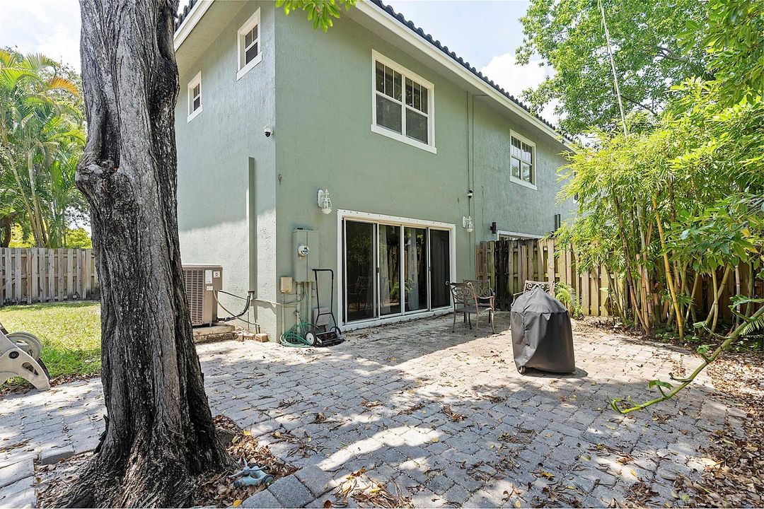 808 SW 4th Ave - - 364