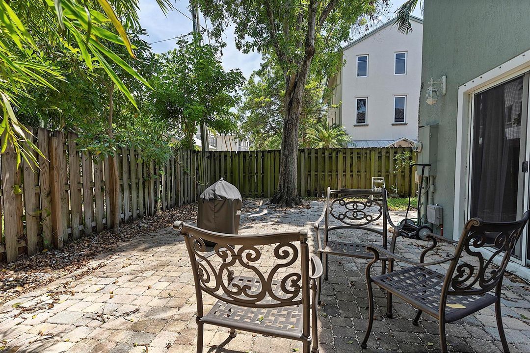 808 SW 4th Ave - - 363