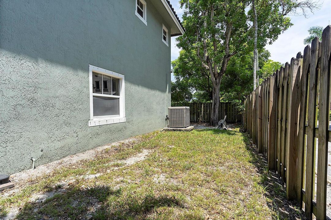 808 SW 4th Ave - - 368