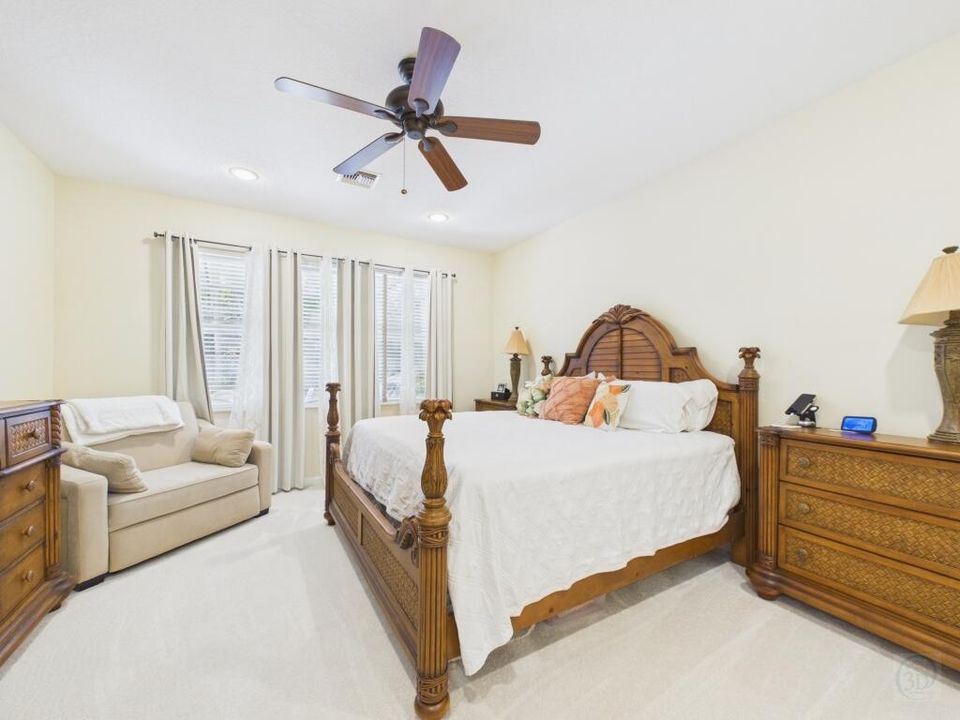 CAM06076G6-PR0034-STILL028