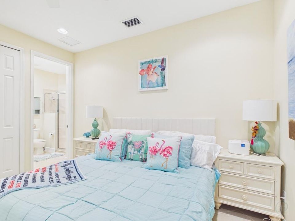 CAM06076G6-PR0034-STILL013