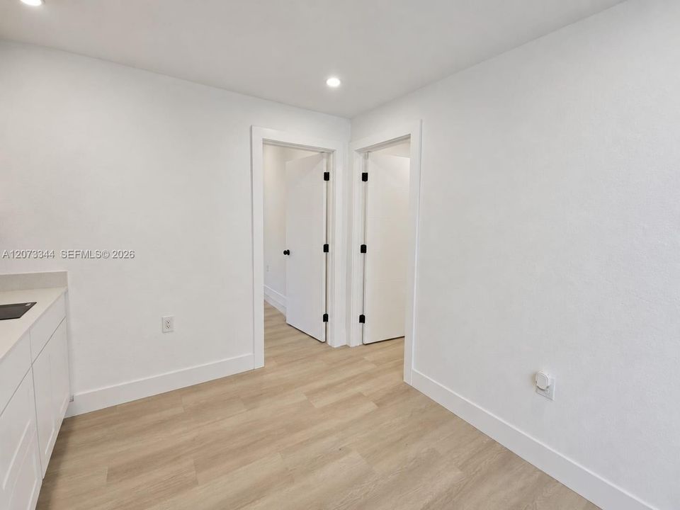 For Rent: $2,000 (2 beds, 1 baths, 1135 Square Feet)