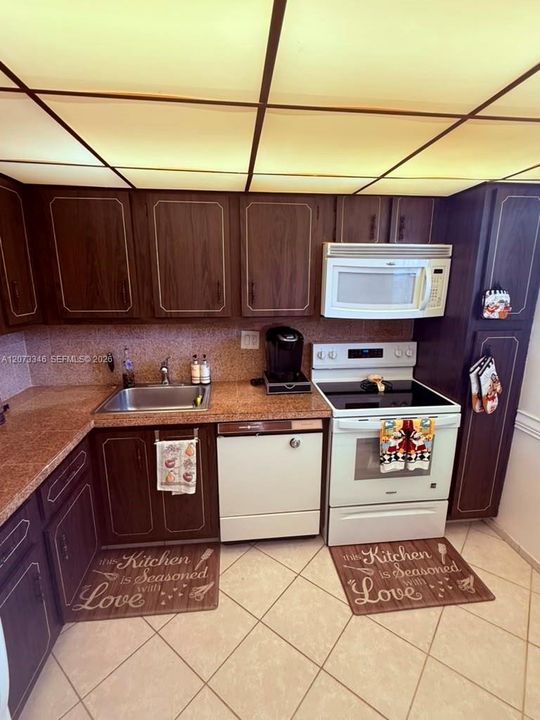 For Sale: $183,000 (2 beds, 2 baths, 1025 Square Feet)