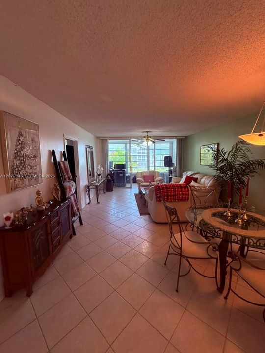For Sale: $183,000 (2 beds, 2 baths, 1025 Square Feet)