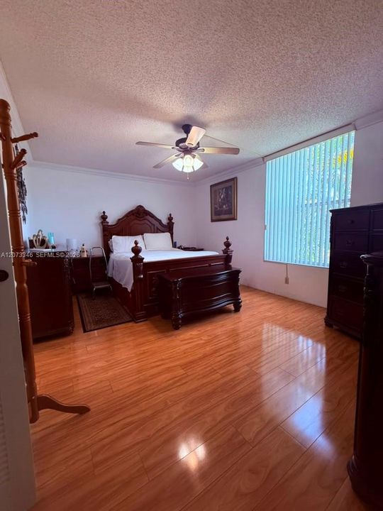 For Sale: $183,000 (2 beds, 2 baths, 1025 Square Feet)