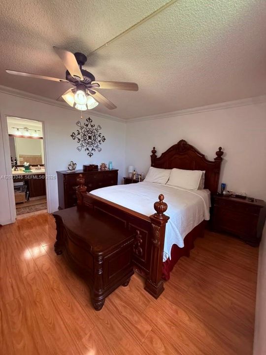 For Sale: $183,000 (2 beds, 2 baths, 1025 Square Feet)