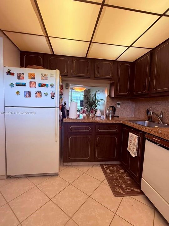 For Sale: $183,000 (2 beds, 2 baths, 1025 Square Feet)