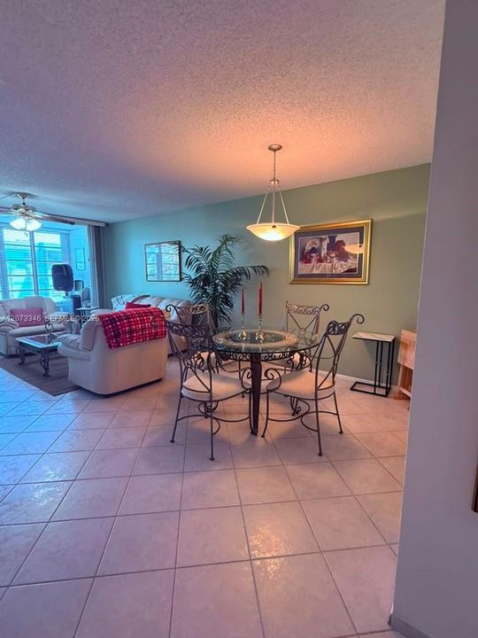 For Sale: $183,000 (2 beds, 2 baths, 1025 Square Feet)