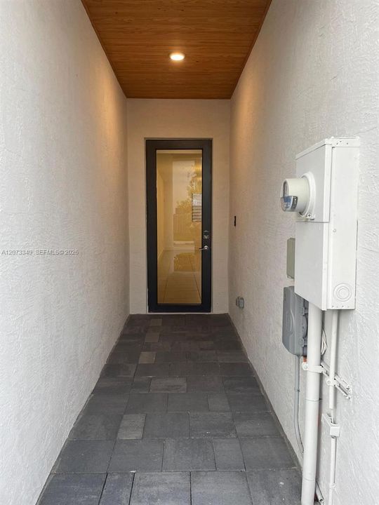 For Rent: $4,500 (3 beds, 2 baths, 1910 Square Feet)