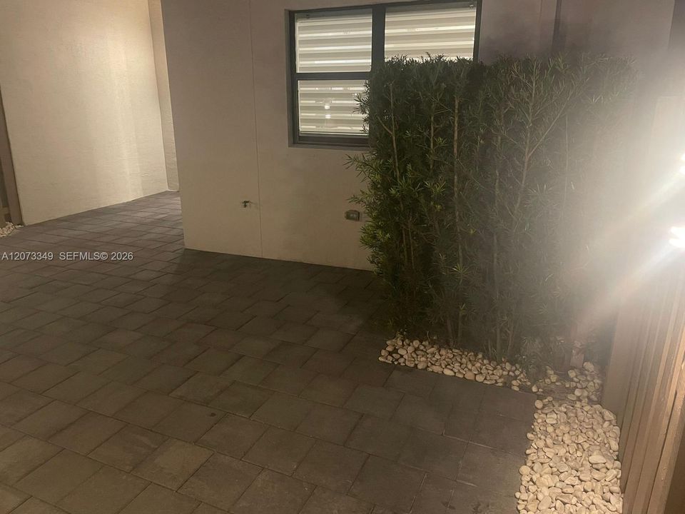 For Rent: $4,500 (3 beds, 2 baths, 1910 Square Feet)