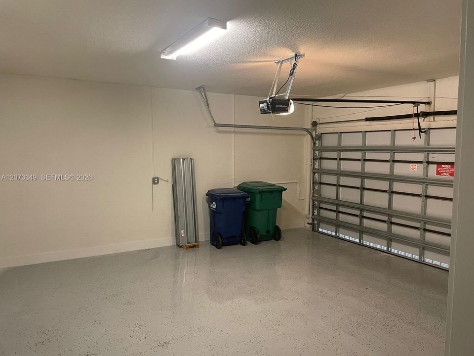 For Rent: $4,500 (3 beds, 2 baths, 1910 Square Feet)