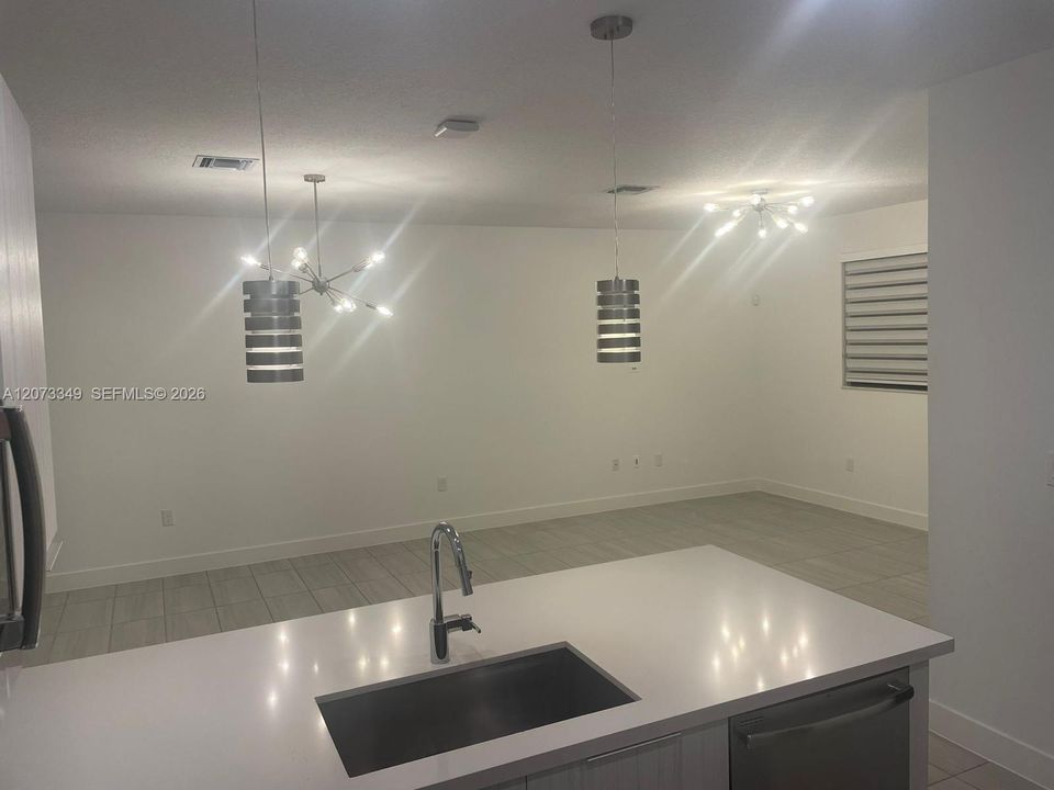 For Rent: $4,500 (3 beds, 2 baths, 1910 Square Feet)