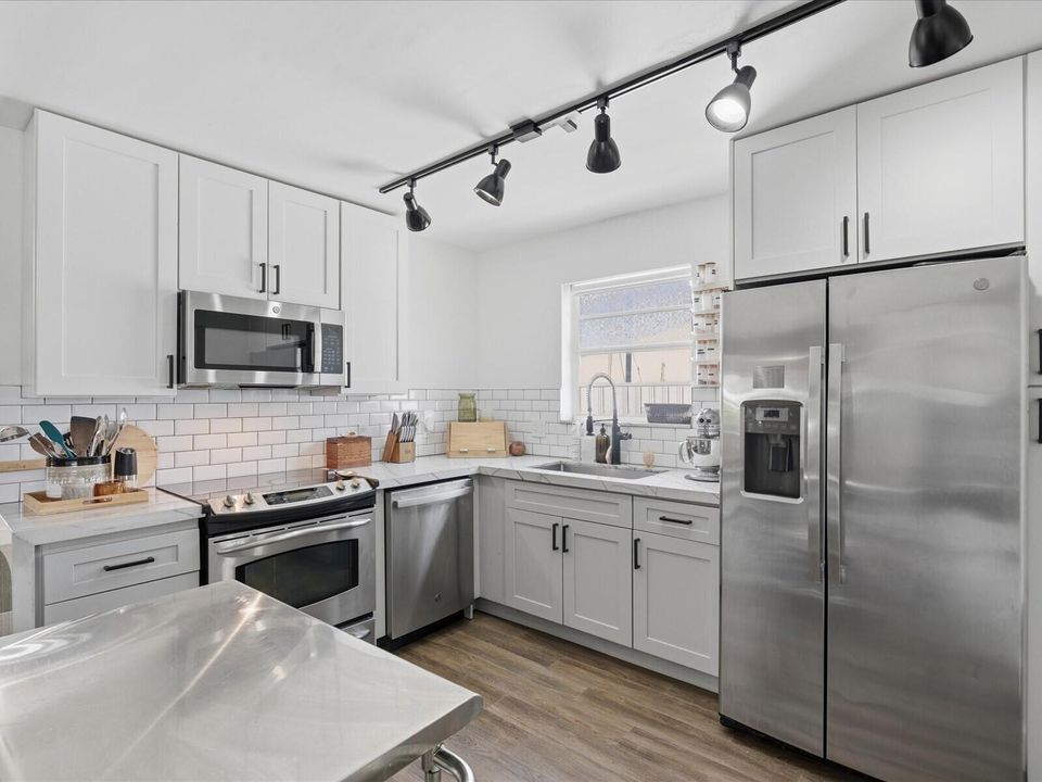 28-Kitchen