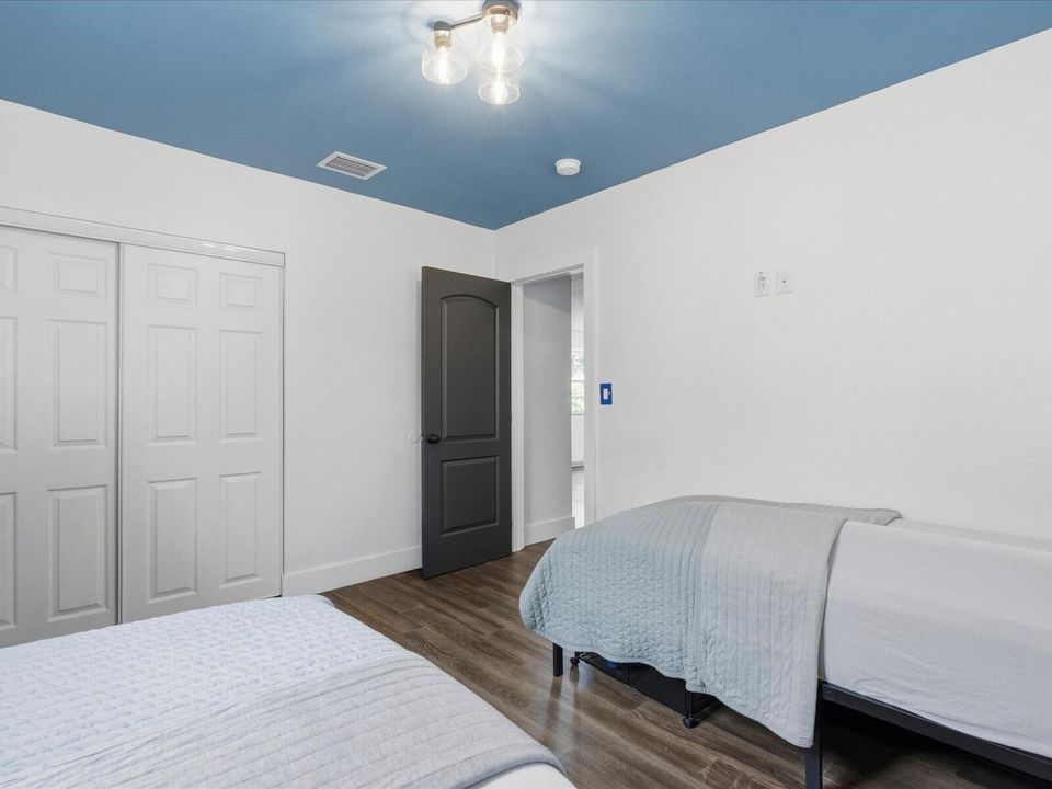 41-Bedroom