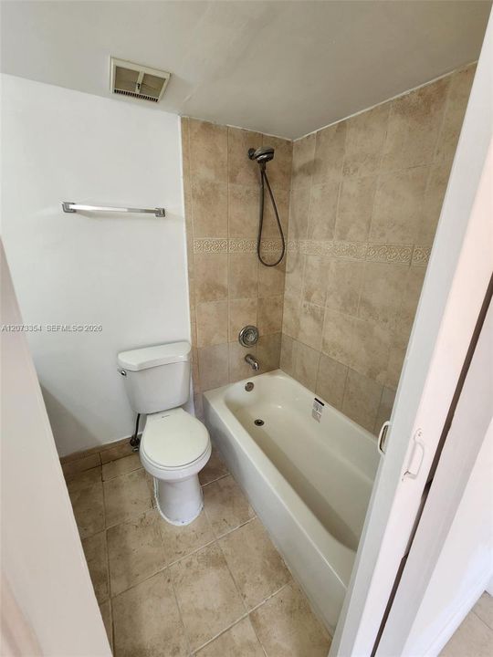 For Rent: $2,500 (3 beds, 2 baths, 972 Square Feet)