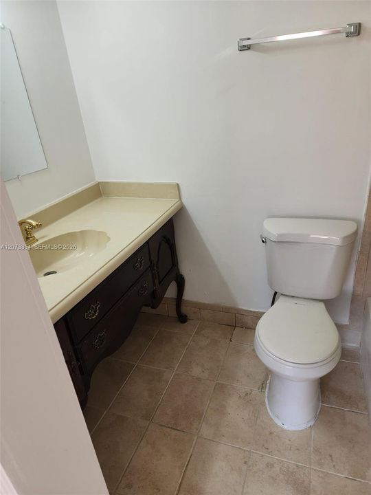 For Rent: $2,500 (3 beds, 2 baths, 972 Square Feet)