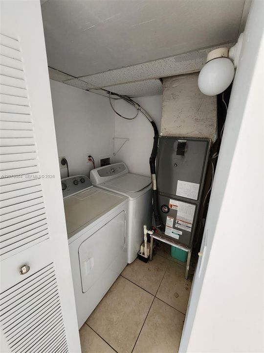 For Rent: $2,500 (3 beds, 2 baths, 972 Square Feet)