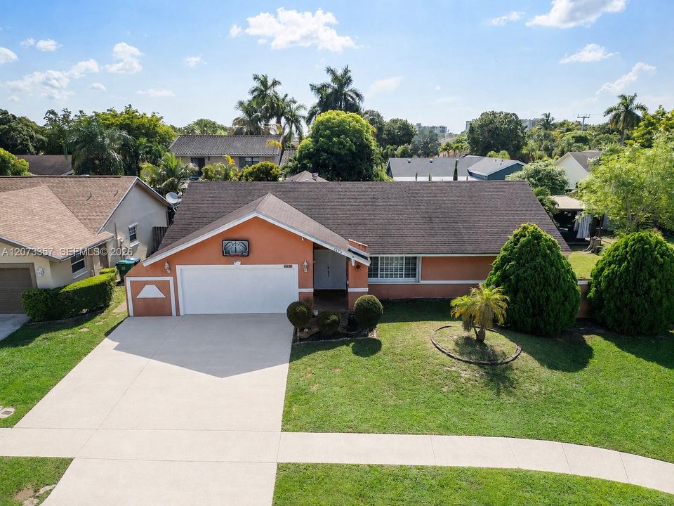 For Sale: $550,000 (3 beds, 3 baths, 2150 Square Feet)