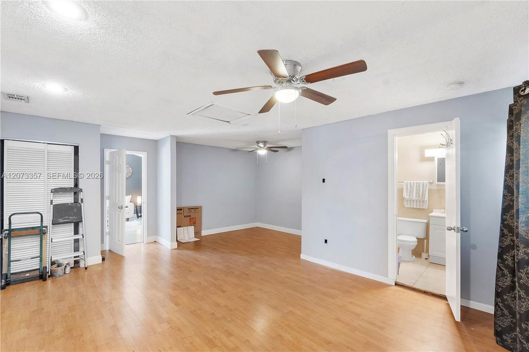 For Sale: $550,000 (3 beds, 3 baths, 2150 Square Feet)