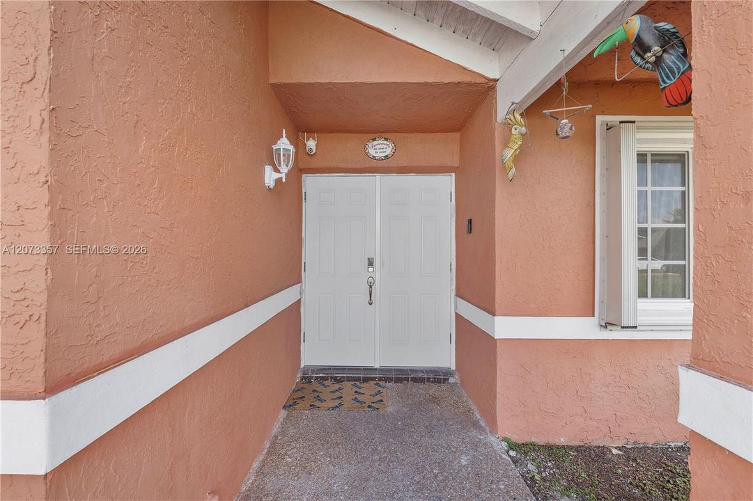 For Sale: $550,000 (3 beds, 3 baths, 2150 Square Feet)