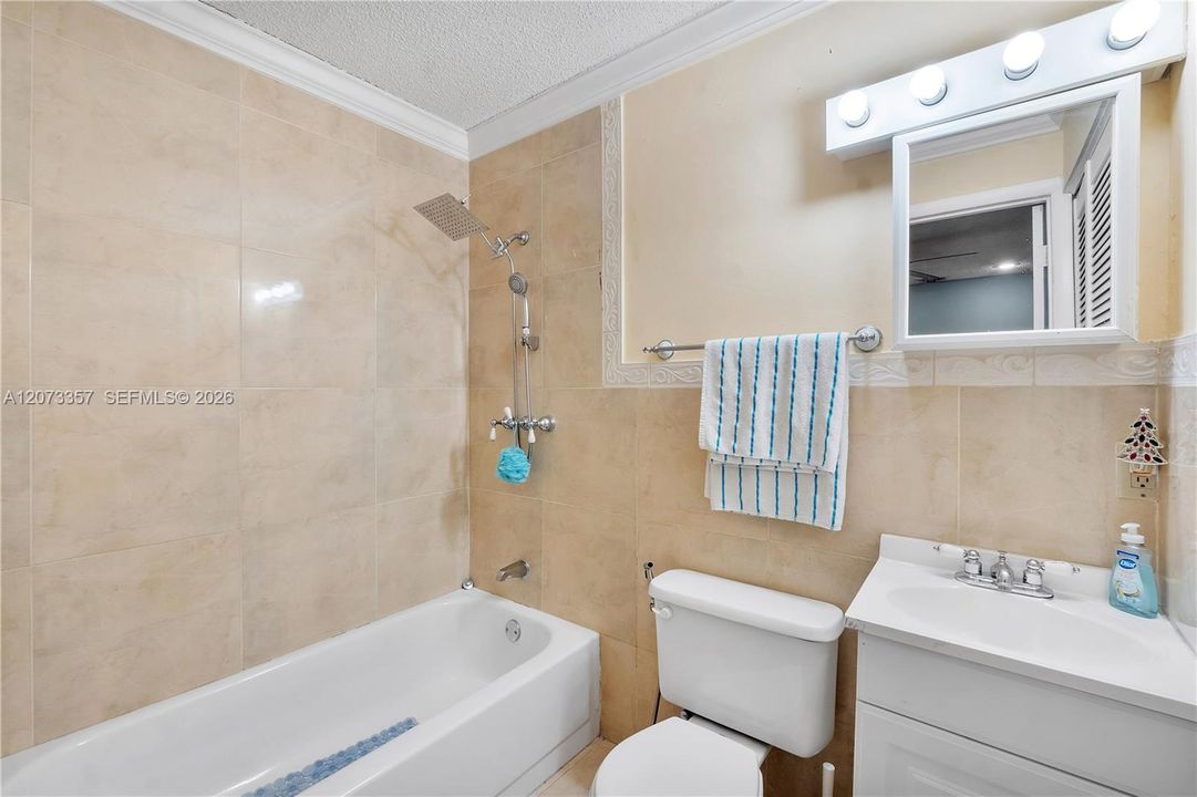 For Sale: $550,000 (3 beds, 3 baths, 2150 Square Feet)