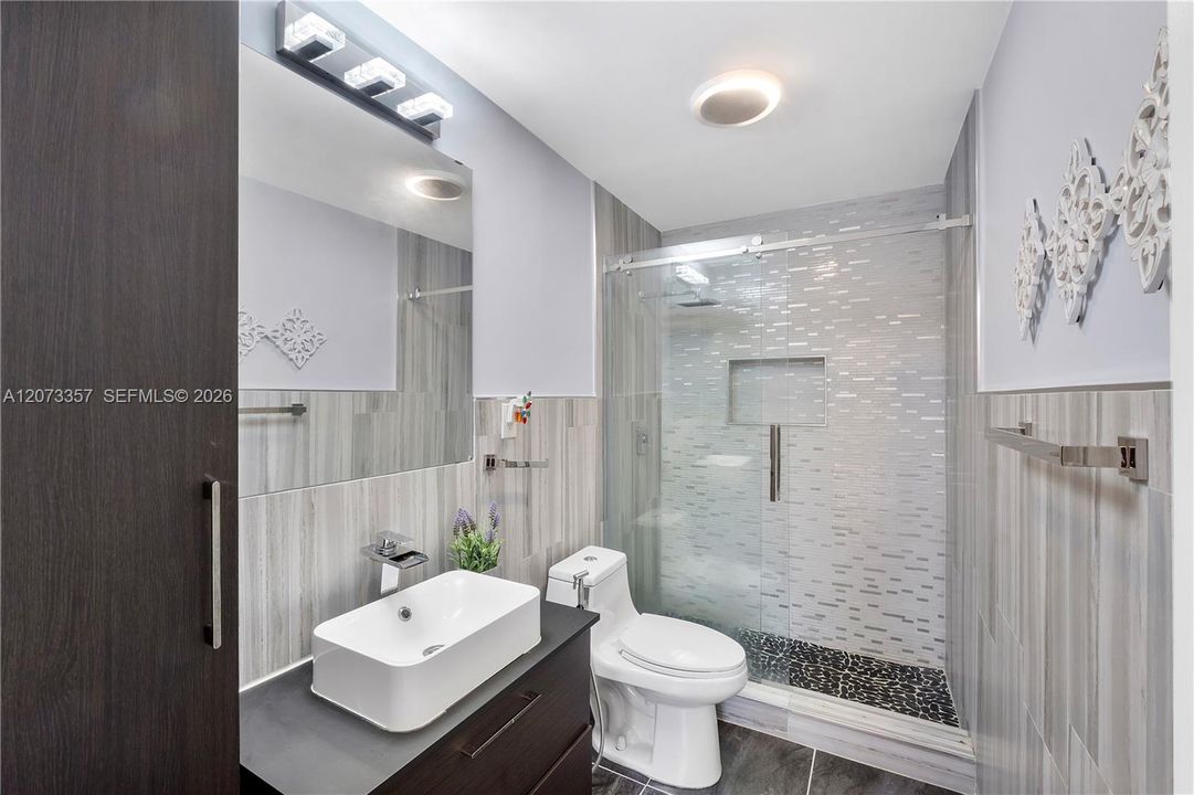 For Sale: $550,000 (3 beds, 3 baths, 2150 Square Feet)