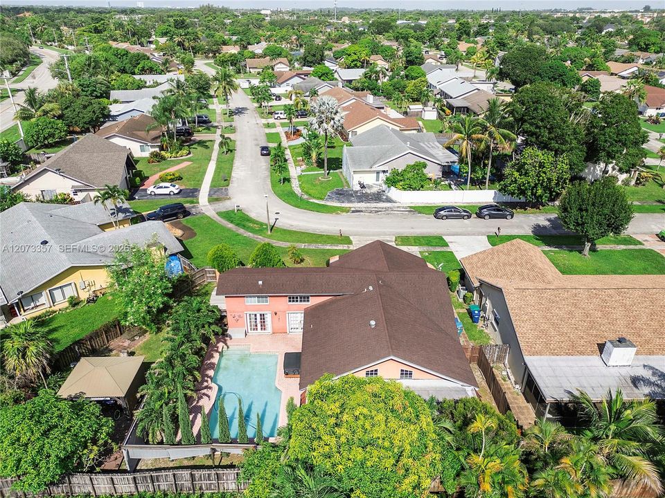 For Sale: $550,000 (3 beds, 3 baths, 2150 Square Feet)