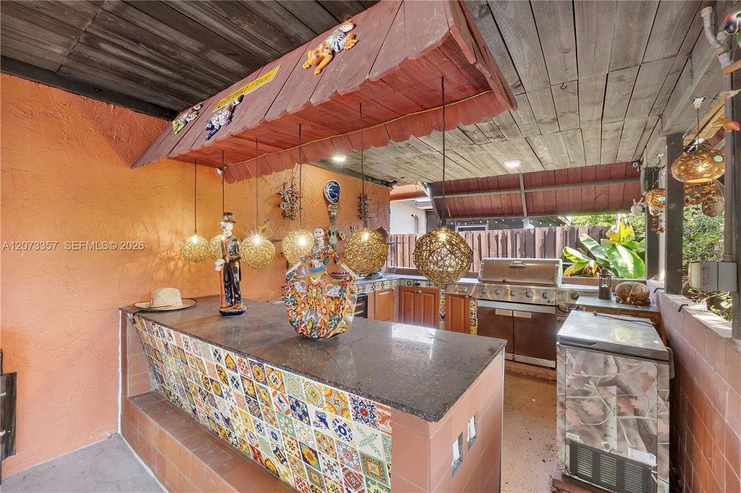 For Sale: $550,000 (3 beds, 3 baths, 2150 Square Feet)